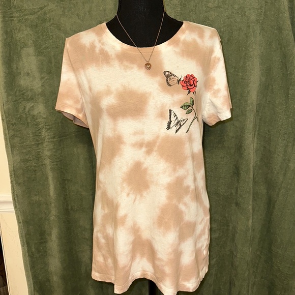 Tops - Aeropostale tee🌹🦋